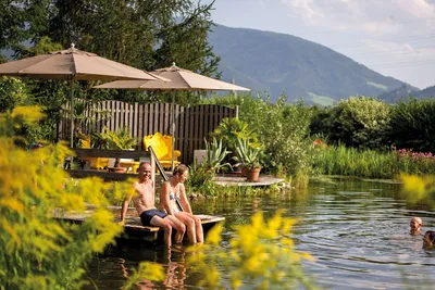 50plus Campingpark Fisching - Baden im Naturteich auf dem Campingplatz
