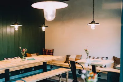 Camp Pälitzsee - Sitzecke im Bistro des Campingplatzes