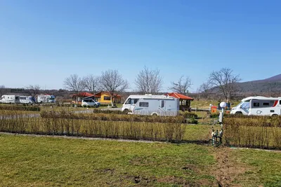 Camping Alba - Wohnmobil- und  Wohnwagenstellplätze
