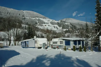 S.N.P. Camping - Wohnmobilstellplatz vom Campingplatz im Winter
