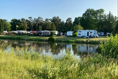 Camping am Allerstrand - Stellplätze am Ufer des Flusses