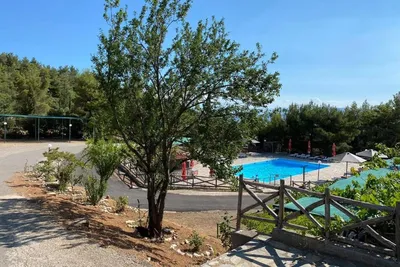 Camping Apollon - pool von oben
