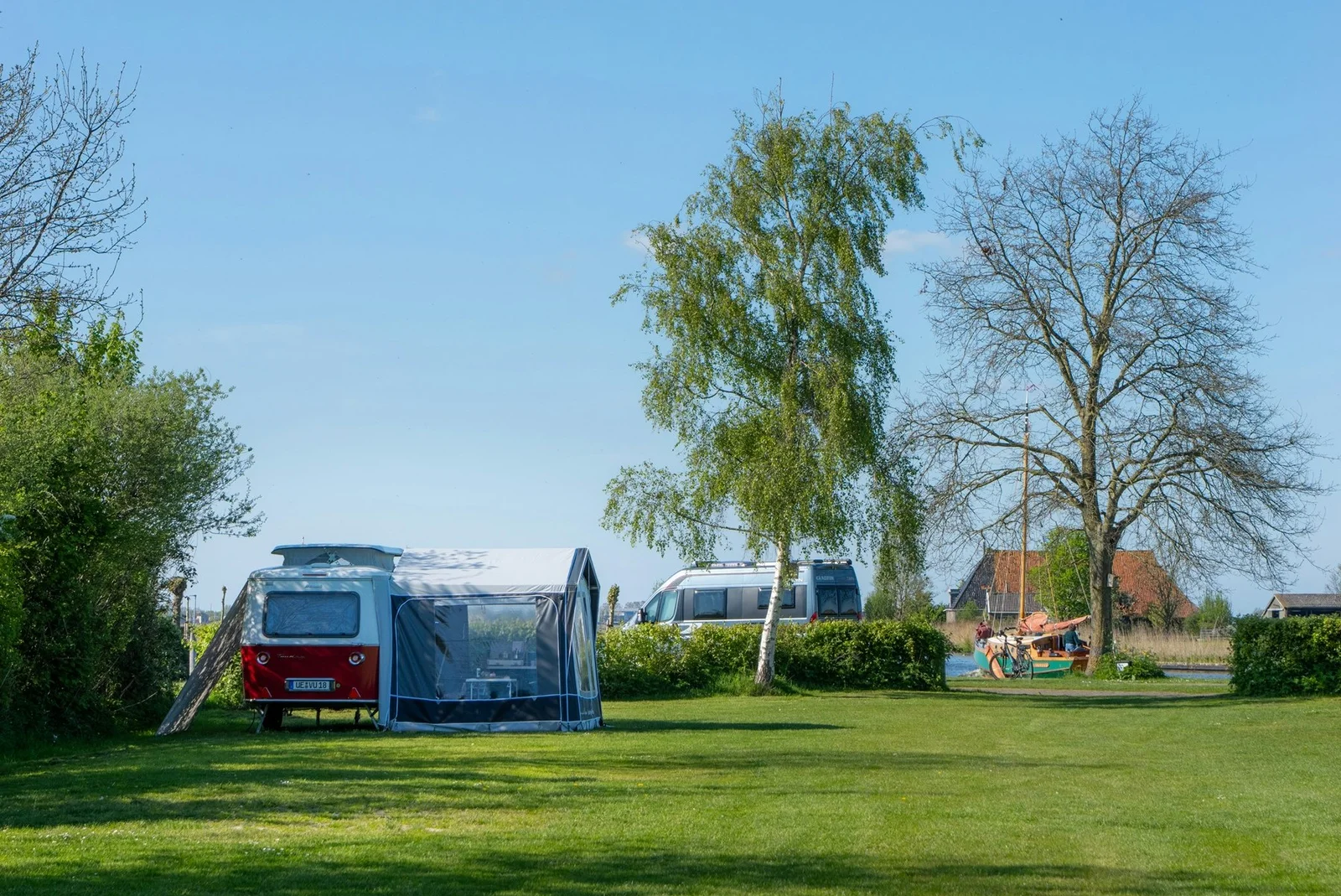 Aquacamping En Jachthaven De Rakken