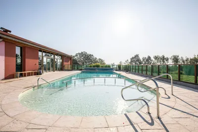 Arden Parks Signy L'abbaye - Bild 2