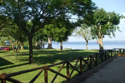 Camping Azzurro  -  Campingplatz mit direktem Zugang zum Ledrosee