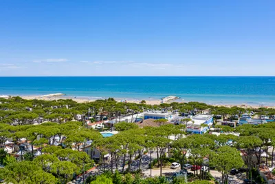 Camping Village Cavallino  - Luftaufnahme des Campingplatzes am Meer