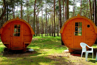 Camping Banzelvitzer Berge - Schlaffässer auf dem Campingplatz
