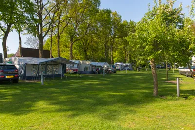 Camping Bij De Bronnen - Wohnmobil- und  Wohnwagenstellplätze im Grünen