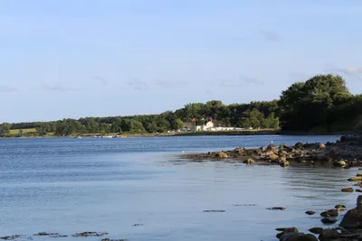 Broager Strand Camping - Blick vom Meer auf den Campingplatz