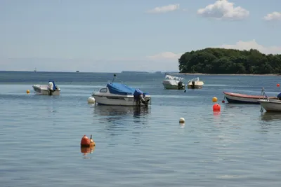 Broager Strand Camping - Boote auf der Ostsee vor dem Campingplatz