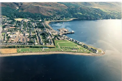 Broomfield Holiday Park - Vogelperspektive auf den Campingplatz und den Loch Broom
