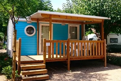 Camping Clara  -  Mobilheim vom Campingplatz mit Veranda