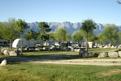 Camping el Cortal del Gral -  Wohnwagen- und Zeltstellplatz mit Blick auf die Berge