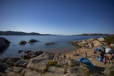 Camping Acapulco - kleiner Strand mit Badegästen