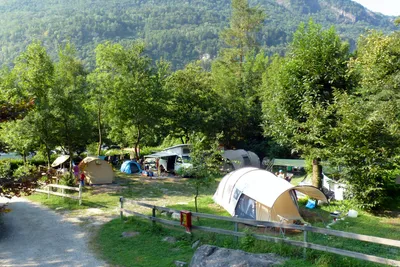 Camping Acquafraggia - Stell- und Zeltplätze mit Blick auf die Berge