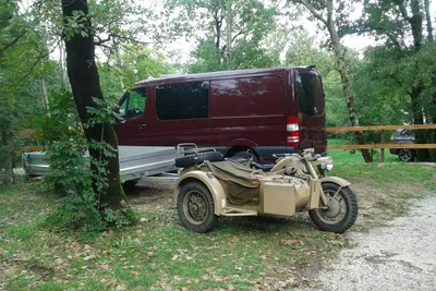 Camping Agrituristico Carso - Wohnwagenstellplätze im Grünen auf dem Campingplatz