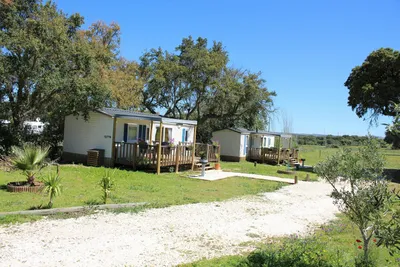 Camping Alentejo - Ferienwohnungen im Grünen auf dem Campingplatz