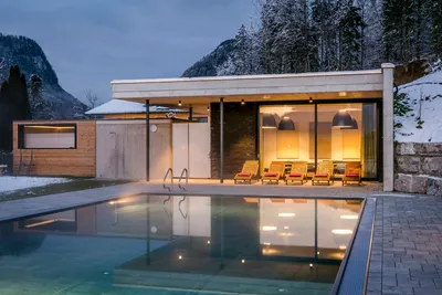 Camping-Resort Allweglehen - Blick auf den Pool mit Ruheraum im Winter