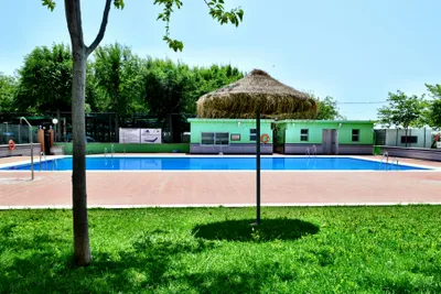 Camping Almayate Costa - Poolbereich auf dem Campingplatz