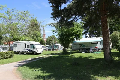 Camping Am Leinritt - Stellplätze auf der Wiese