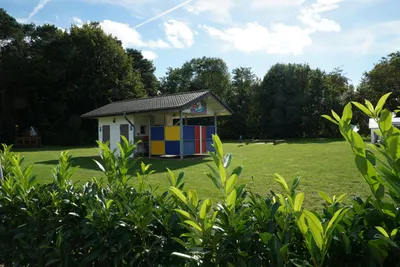 Camping am Lippesee - Kleiner Sanitärblock auf dem Campingplatz