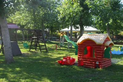 Camping Azzurro  -  Spielplatz vom Campingplatz im Grünen