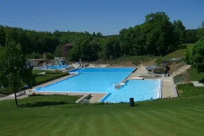 Camping Bachtalen  -  Pool vom Campingplatz mit Wasserrutsche und Liegewiese
