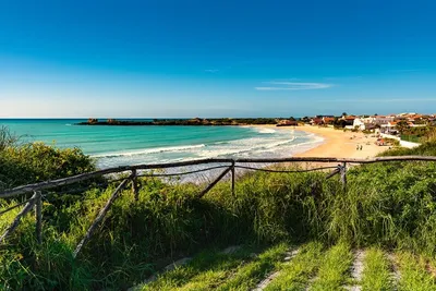 Camping Baia Dei Coralli  -  Stellplatz vom Campingplatz mit Blick auf den Strand am Mittelmeer