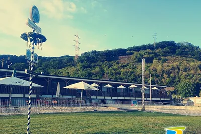 Camping Beachclub Fachbach an der Lahn - Restaurant Terrasse auf dem Campingplatz