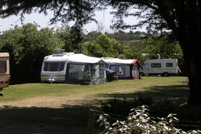 Camping Bel Essor - Standplätze auf dem Campingplatz