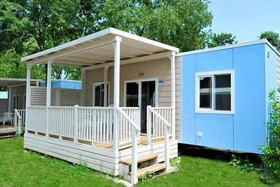 Camping Bella Italia -  Mobilheime mit Veranda auf dem Campingplatz