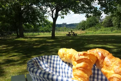 Camping Belle Vue - Frische Backwaren auf dem Campingplatz