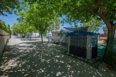 Camping Bon Sol - Wohnmobil- und  Wohnwagenstellplätze im Schatten der Bäume
