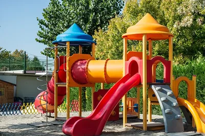 Camping Butterfly -Kletter- und Spielanlage auf dem Kinderspielplatz