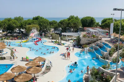 Camping Village Ca' Pasquali - Luftaufnahme der Schwimmbäder des Campingplatzes