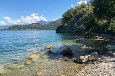 Camping Cave - Kiesstrand in der Nähe des Campingplatzes