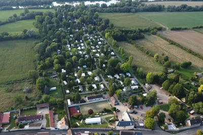 Camping Château De Bouafles - Bild 3