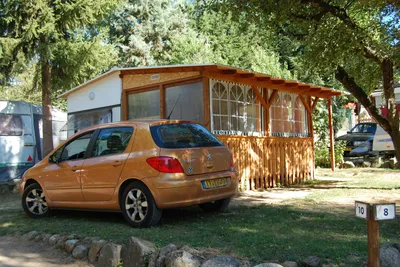 Camping Chon du Tarn  - Auto am Mobilheim vom Campingplatz
