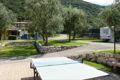 Camping Claudia - Tischtennisplatte auf dem Campingplatz