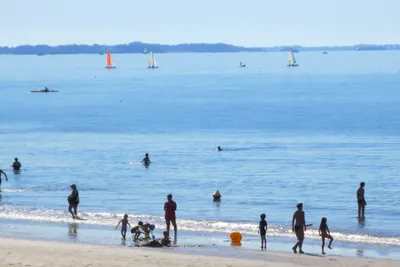 Camping d'Arvor - Badestrand in der Nähe des Campingplatzes