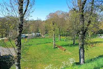 Camping de Bourg Charente - Standplatzwiese auf dem Campingplatz