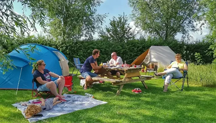 Camping De Maasakker