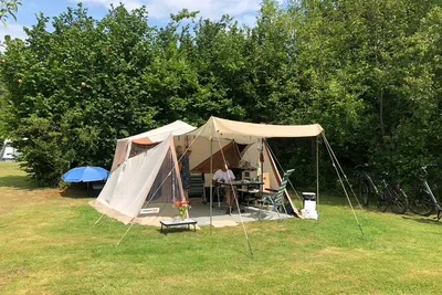 Camping De Nachtegaal - Zeltplatz im Grünen