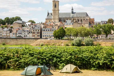 Camping de Nevers - Zeltplätze auf dem Campingplatz