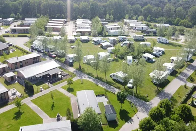 Camping de Peelpoort - Blick auf den Campingplatz aus der Vogelperspektive