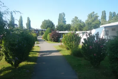 Camping de Vidy  -  Wohnwagen- und Zeltstellplatz im Grünen auf dem Campingplatz