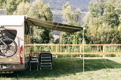 Camping Vogelsang - Stellplatz vom Campingplatz auf grüner Wiese