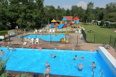 Camping De Zeven Heuveltjes -  Campingplatz mit Pool, Kinderbecken und Kinderspielplatz 