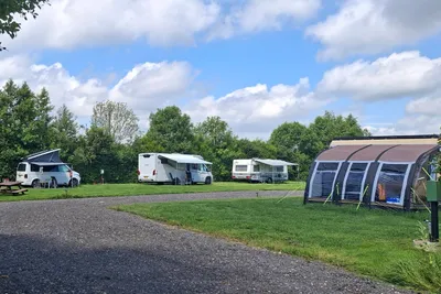 Camping De Veenborg - Standplätze auf dem Campingplatz