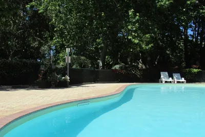 Camping d'Olzo  -  Pool vom Campingplatz mit Liegestühlen in der Sonne